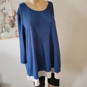 Peter Nygard Blue and White Tunic Top
